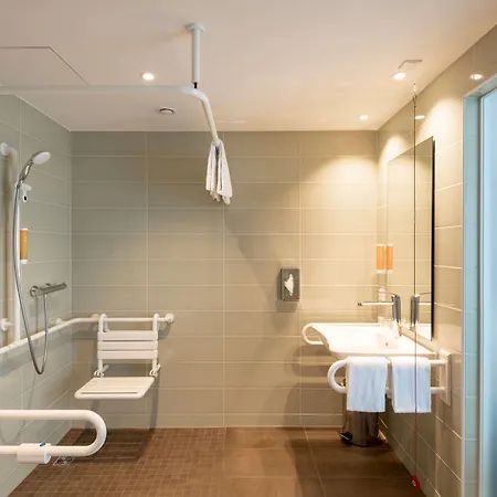 Hotel Super 8 By Wyndham 3*