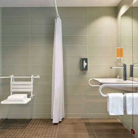 Super 8 By Wyndham Hotel