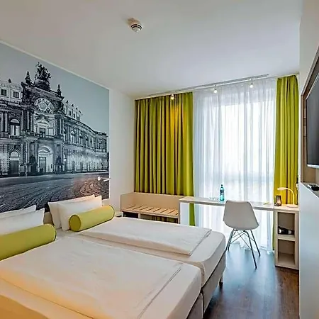 Super 8 By Wyndham Dresde