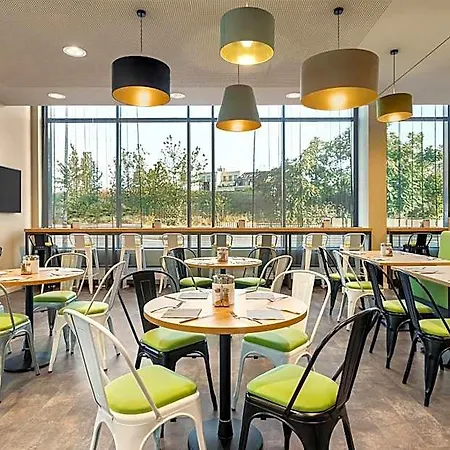 Super 8 By Wyndham Hotel Dresden