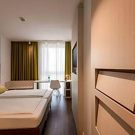 Hotel Super 8 By Wyndham Dresde