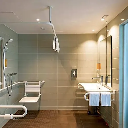 Super 8 By Wyndham Hotel 3*