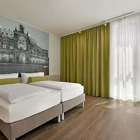 Super 8 By Wyndham Dresde