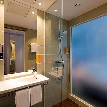 Super 8 By Wyndham Hotel