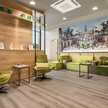 Super 8 By Wyndham Dresden