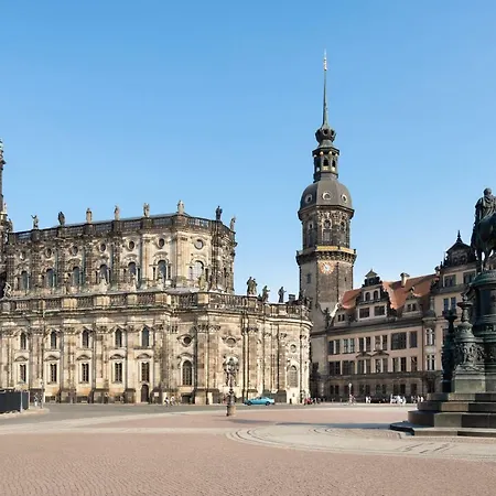 Super 8 By Wyndham Dresden