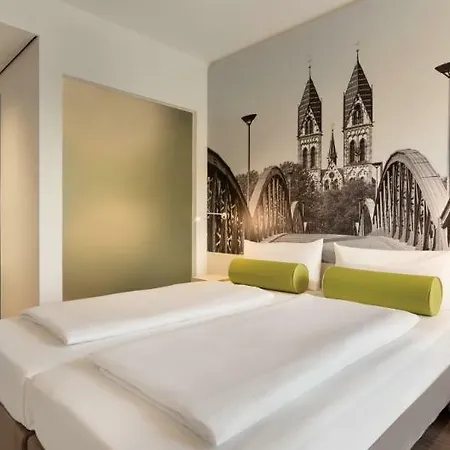 Hotel Super 8 By Wyndham Dresda
