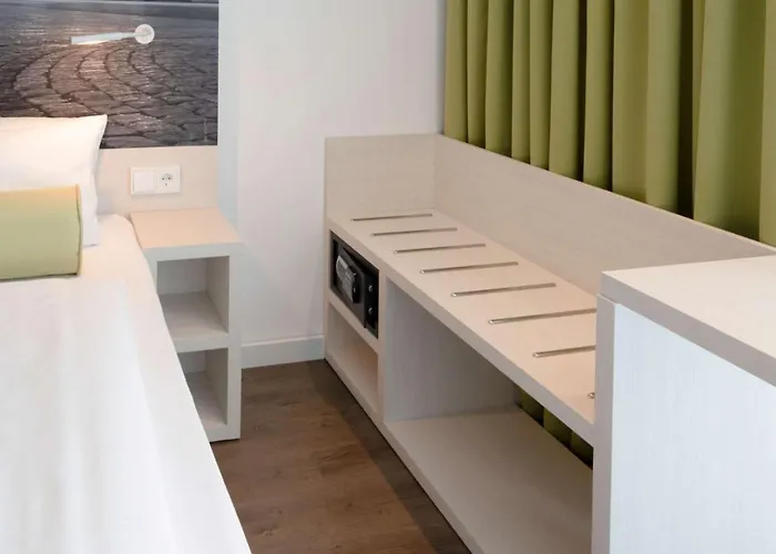 Super 8 By Wyndham Hotel 3*