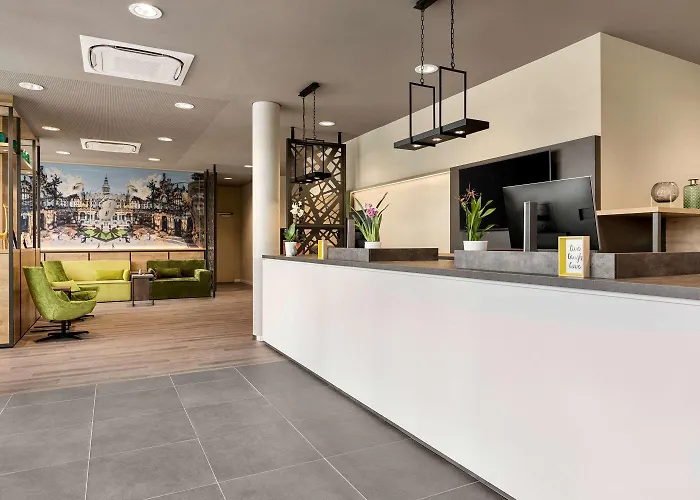 Super 8 By Wyndham Hotel