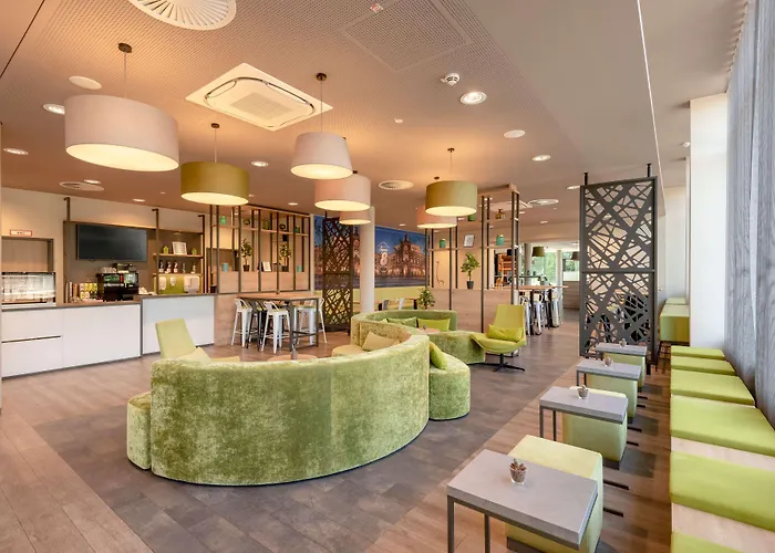 Super 8 By Wyndham Hotel