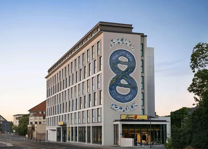 Super 8 By Wyndham Hotel