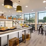 Super 8 By Wyndham Hotell Dresden