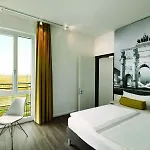Hotel Super 8 By Wyndham Dresden