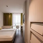 Super 8 By Wyndham 3*