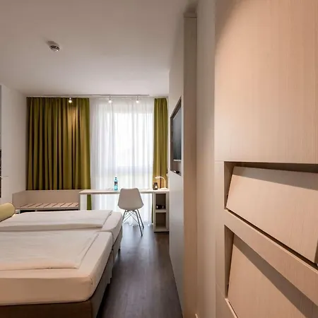 Super 8 By Wyndham Hotel