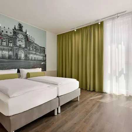 Super 8 By Wyndham Hotel Dresden