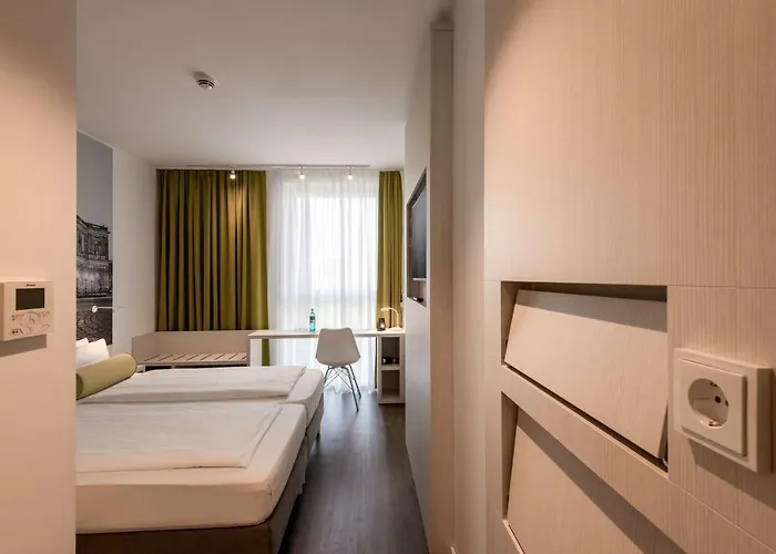 Super 8 By Wyndham Hotel