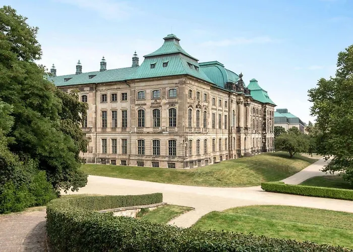 Super 8 By Wyndham Dresden