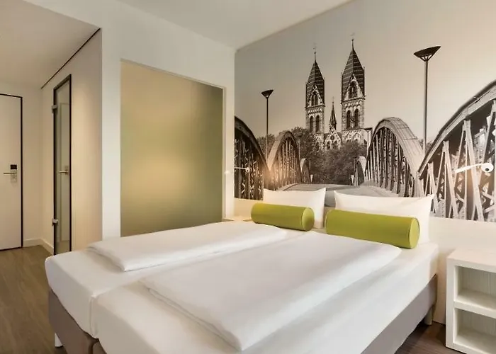 Hotel Super 8 By Wyndham Dresden